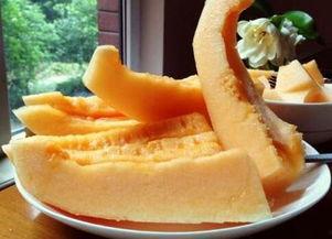 玉林今日头条哈密瓜,哈密瓜飘香，甜蜜夏日新宠来袭