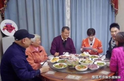 全家带凳子吃瓜真千金爆料第一集,悬念迭起，真相渐露