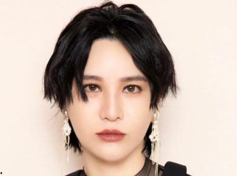 百万明星网红助理小说,揭秘娱乐圈的权力游戏