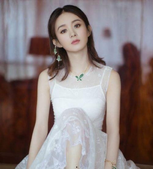 两位明星网红,闪耀娱乐圈新篇章！”