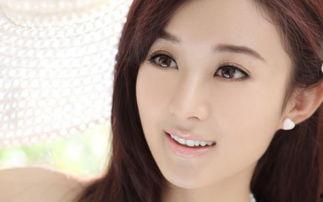 两位明星网红,闪耀娱乐圈新篇章！”