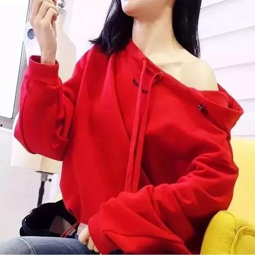 明星网红新款衣服图片,明星网红最新穿搭揭秘，新款衣服美图赏析