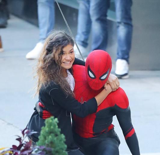 明星网红来迪士尼了吗,梦幻乐园再现璀璨星光