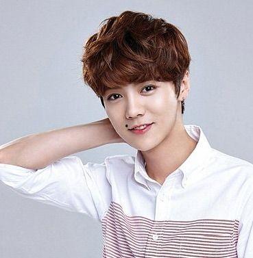 明星网红当头像男人,当红明星网红头像背后的男性魅力解析