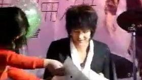 吃瓜爆料一位男明星图片,神秘男星真实形象首度曝光，颜值与实力并存引热议