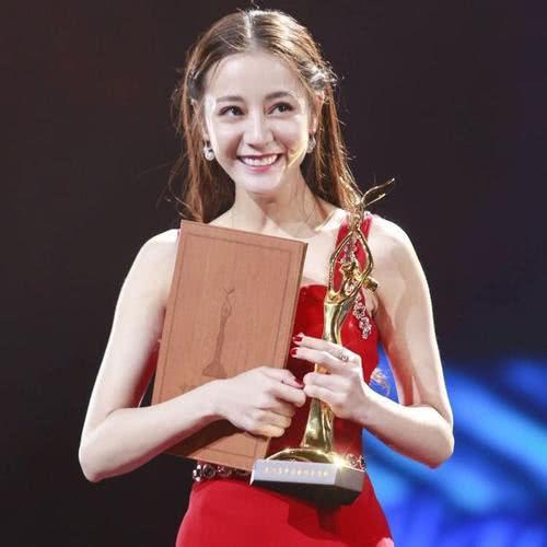 娱乐圈吃瓜爆料博主迪丽热巴,娱乐圈吃瓜爆料背后的真相揭秘