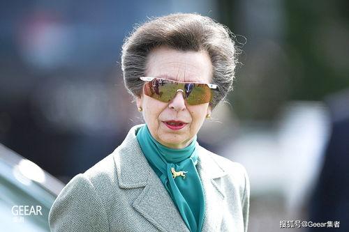 真千金爆料全家人一起吃瓜,全家人齐享“吃瓜盛宴”