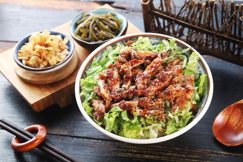 吃瓜黑茶烤肉拌饭的做法,独特风味，一网打尽的味蕾盛宴