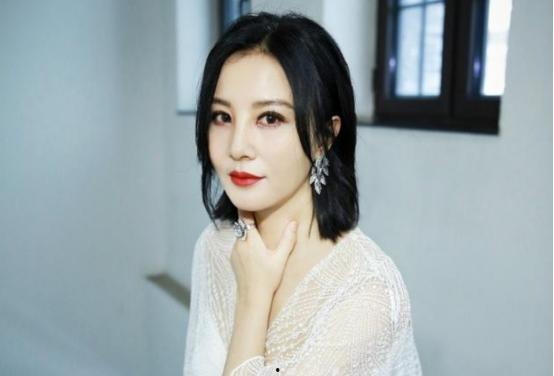 没有明星网红的国家,揭秘纯净自然之美