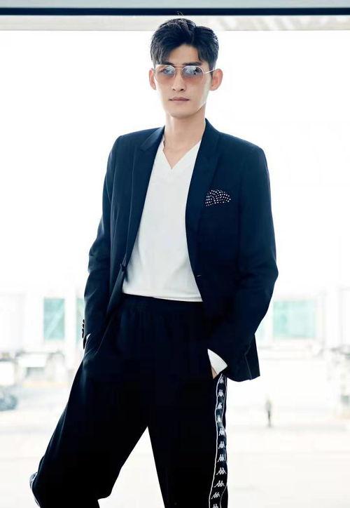 张翰吃瓜爆料是真的吗还是假的,真相揭秘，是实锤还是谣言？